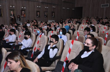 Sabunçu rayonunda Xocalı faciəsinin 30-cu ildönümü ilə əlaqədar Bakı Uşaq və Gənclər Teatrının təqdimatında “Cənnətə bilet” tamaşası nümayiş etdirildi.