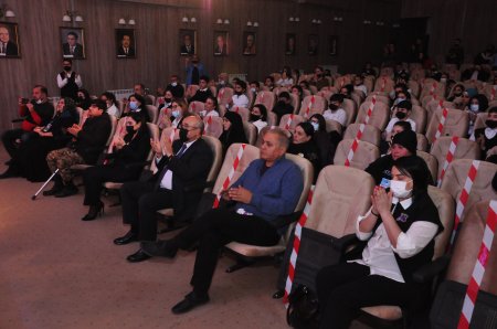 Sabunçu rayonunda Xocalı faciəsinin 30-cu ildönümü ilə əlaqədar Bakı Uşaq və Gənclər Teatrının təqdimatında “Cənnətə bilet” tamaşası nümayiş etdirildi.