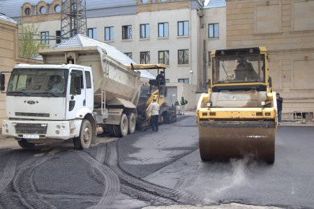 Niyazi Bayramov şəhərdə aparılan abadlıq, quruculuq və əsaslı təmir işləri ilə yerində tanış olub