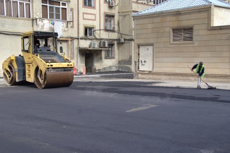 Niyazi Bayramov şəhərdə aparılan abadlıq, quruculuq və əsaslı təmir işləri ilə yerində tanış olub