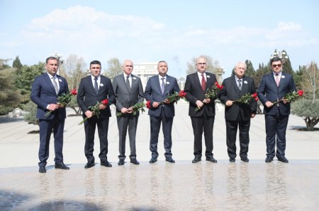 Niyazi Bayramov şəhərdə aparılan abadlıq, quruculuq və əsaslı təmir işləri ilə yerində tanış olub