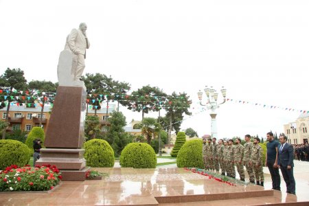 Ümummilli lider Heydər Əliyevin anadan olmasının 100 illiyi münasibəti ilə rəsmi yığıncaq keçirilib