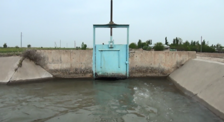 Rafiq Xudaverdiyev insanlara maksimum diqqət və qayğıyla yanaşır, onların problemlərini həll edərək, onların dövlətimizə və Prezidentimizə inamını artırır!