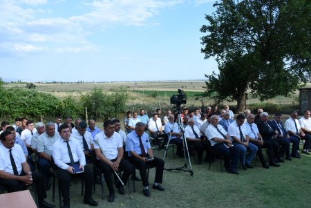 Ağsu Rayon İcra Hakimiyyətinin başçısı Rövşən Bağırov  vətəndaşlara daim diqqət və qayğı göstərir