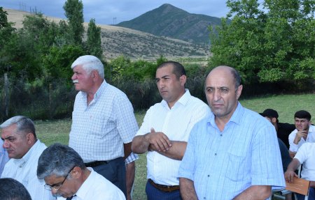 Ağsu Rayon İcra Hakimiyyətinin başçısı Rövşən Bağırov  vətəndaşlara daim diqqət və qayğı göstərir