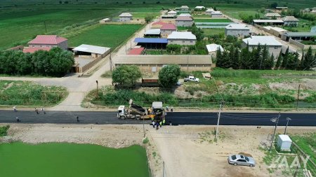 Salyan rayonunda 33 km uzunluğa malik yollar yenidən qurulur VİDEO/FOTO