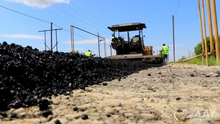 Salyan rayonunda 33 km uzunluğa malik yollar yenidən qurulur VİDEO/FOTO