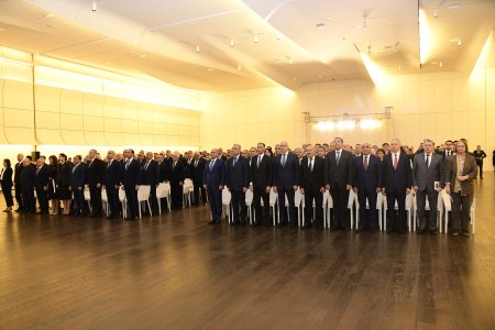 Tahir Budaqov: “Keçmişə ehtiram, gələcəyə inamla: Heydər Əliyev irsindən bəhrələnən müasir Azərbaycan gəncliyi”