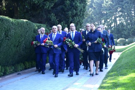 Tahir Budaqov: “Keçmişə ehtiram, gələcəyə inamla: Heydər Əliyev irsindən bəhrələnən müasir Azərbaycan gəncliyi”