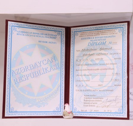 Kosmetoloq Dr. Şural Həbibov bir çox kosmetoloji prosedurları yüksək səviyyədə icra edir