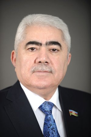Ağalar Vəliyev: Müzəffər Sərkərdə, Prezident İlham Əliyev öz adını müzəffər sərkərdə olaraq təkcə mənsub olduğu ölkənin deyil, dünyanın hərb tarixinə əbədi olaraq həkk etdi