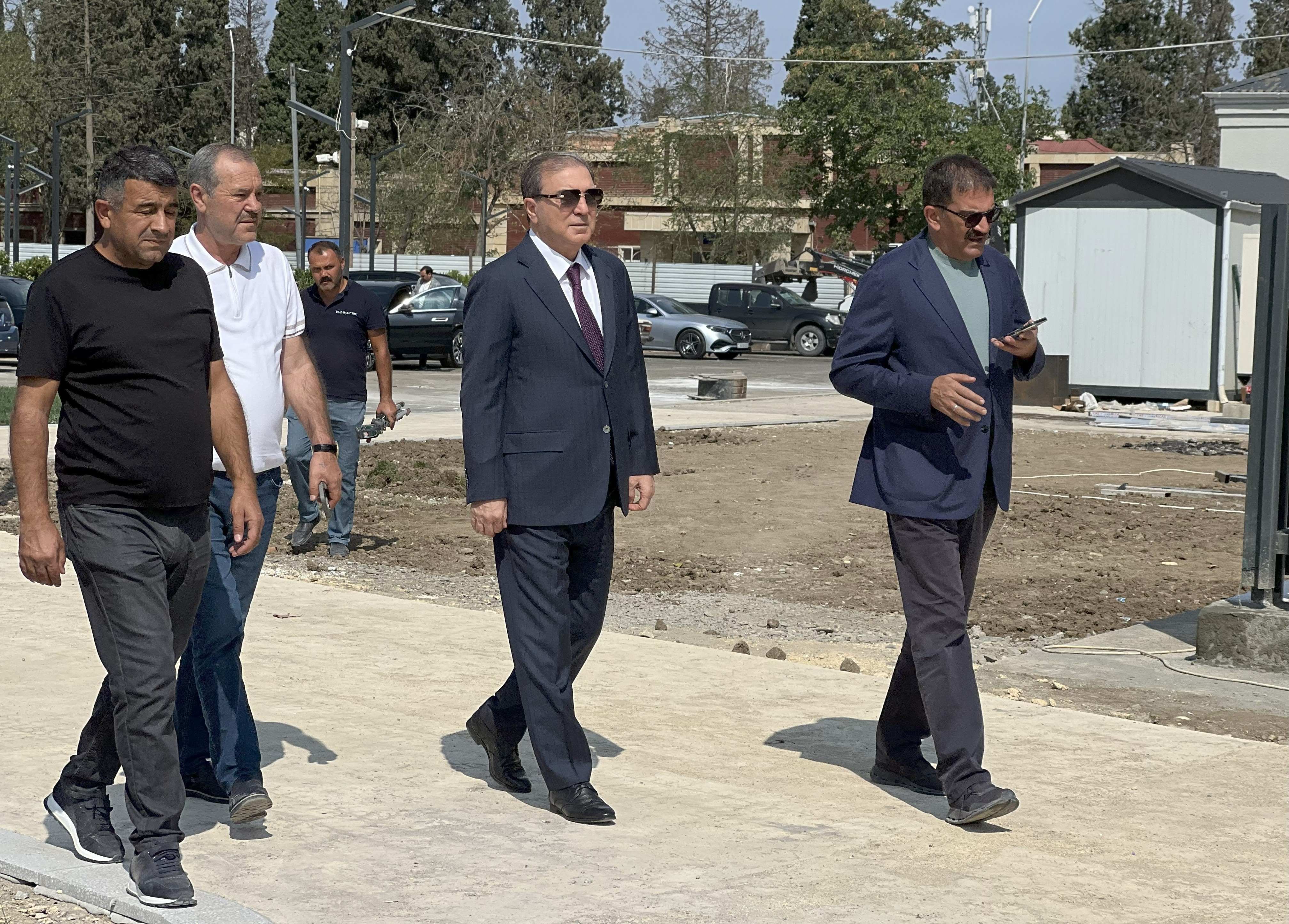 “Gəncənin İnkişafına Həyat Verən İnsan – Kamran Məhərrəmovun Fədakar Xidmət Yolu”