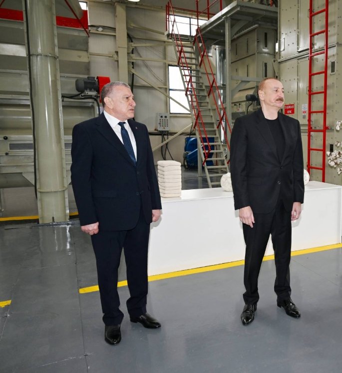 "Sabirabadın İnkişafına Rəhbərlik Edən Güclü Lider: Siraqəddin Cabbarovun Şərəfli Fəaliyyət Yolu"